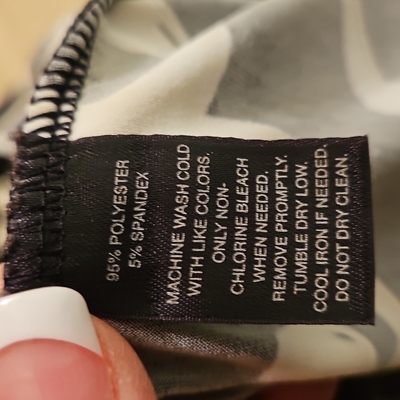 White House Black Market Dress Size: Small - Picture 9 of 9